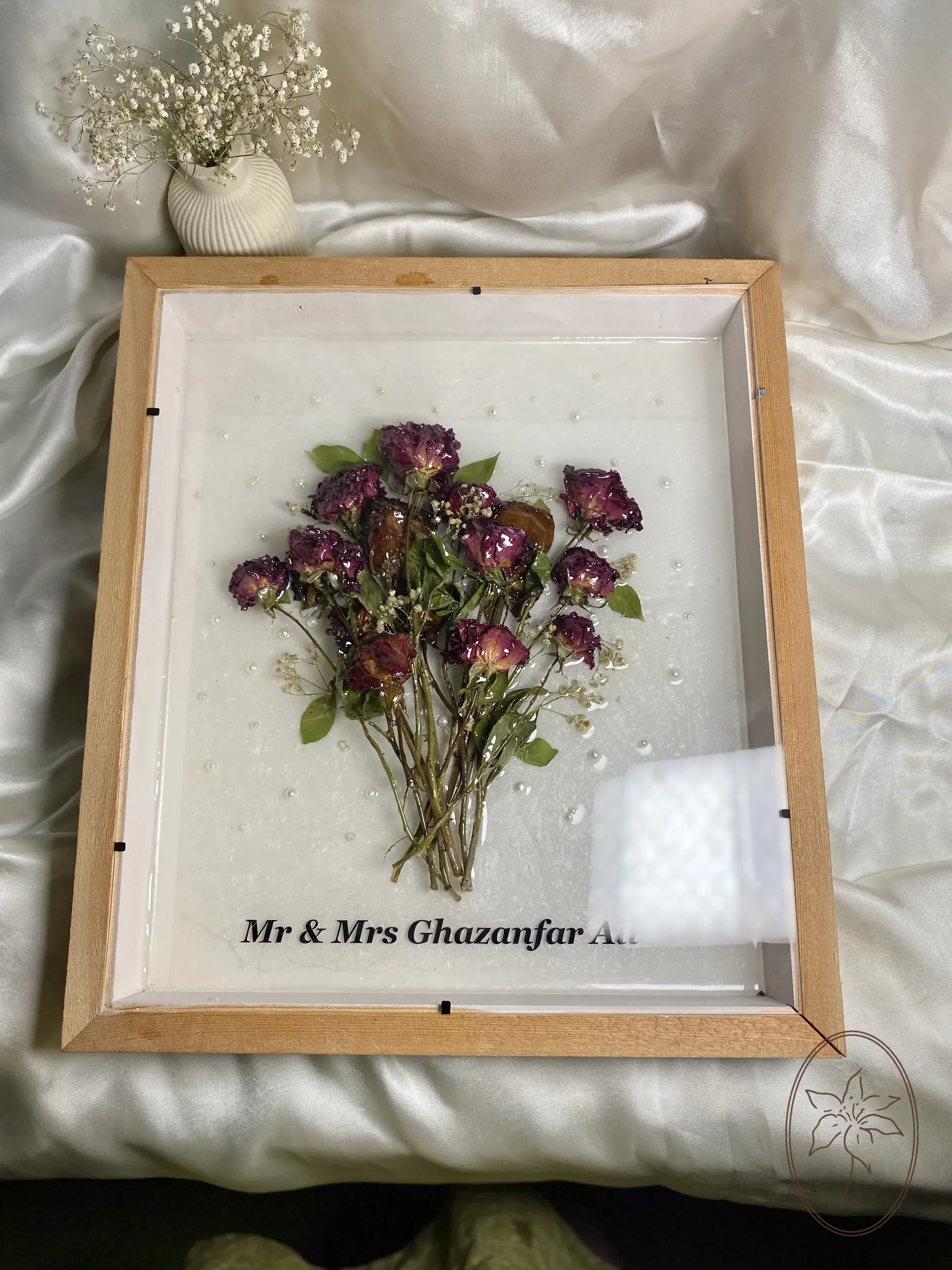 Rose bouquet preservation frame, wedding flower preservation service in Pakistan, rose preservation ideas , rose boquet preservation frame , boquet preservation in resin frame , flower preservation frames