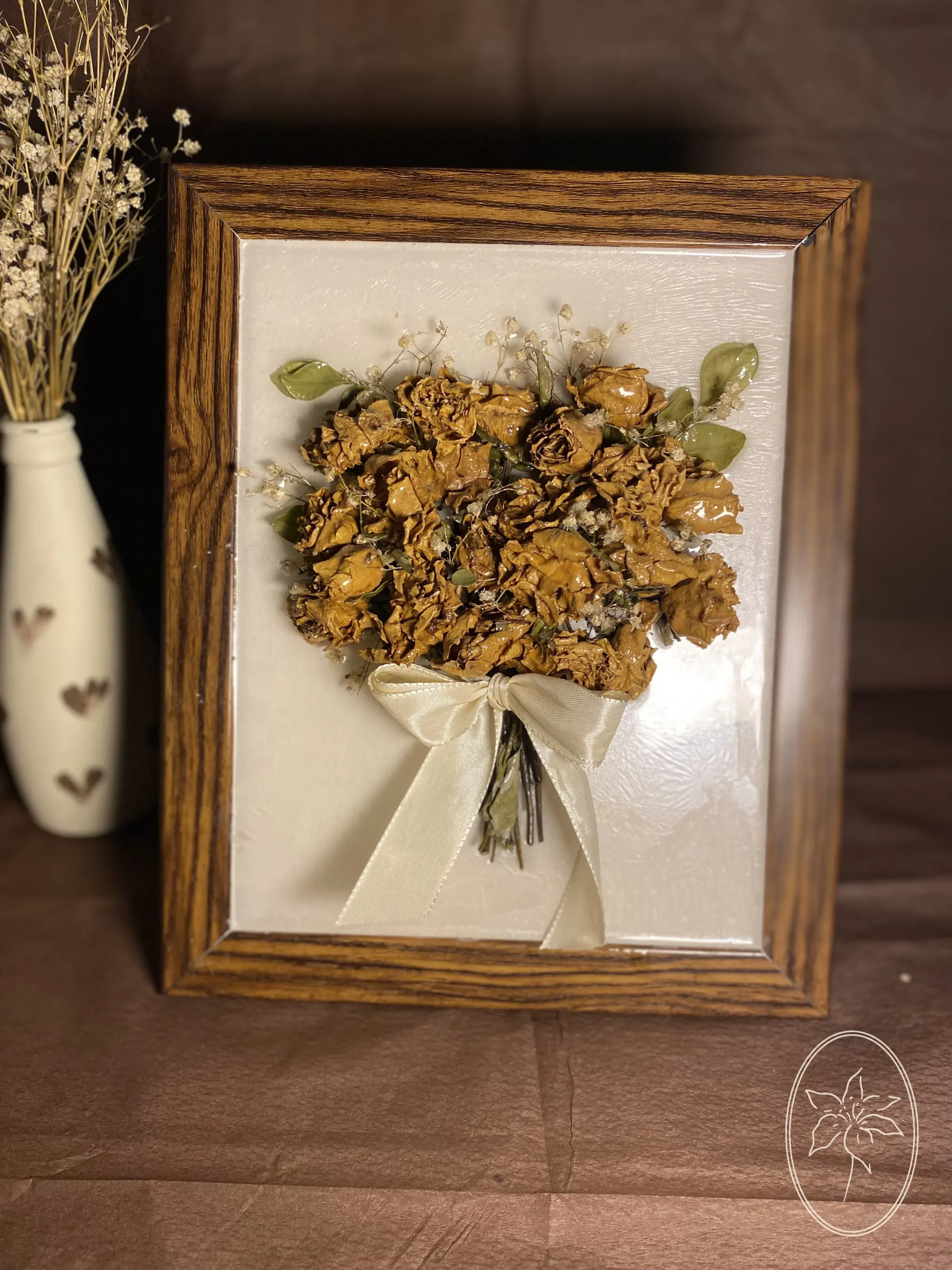 Rose bouquet preservation frame, wedding flower preservation service in Pakistan, rose preservation ideas , rose boquet preservation frame , boquet preservation in resin frame , flower preservation frames